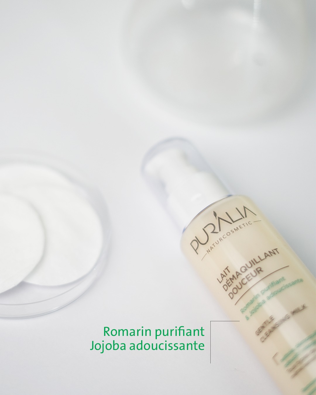 Dites adieu aux résidus de maquillage avec notre lait démaquillant doux et efficace ! 🧖_♀️💧 Il (1)